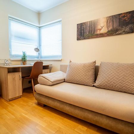 Abg House Ecser מראה חיצוני תמונה