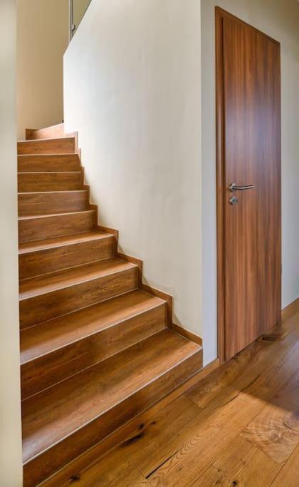 Abg House Ecser מראה חיצוני תמונה