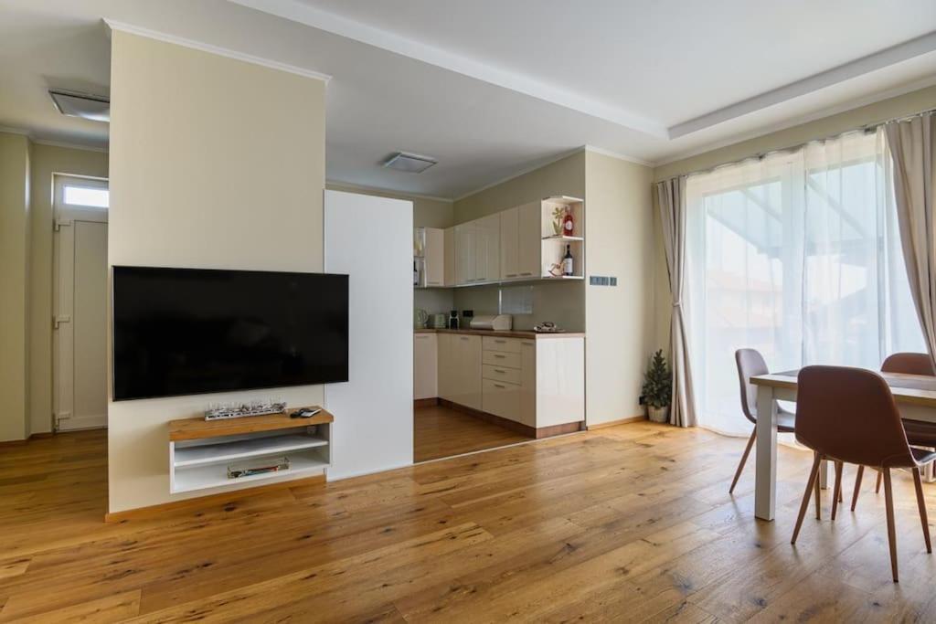 Abg House Ecser מראה חיצוני תמונה