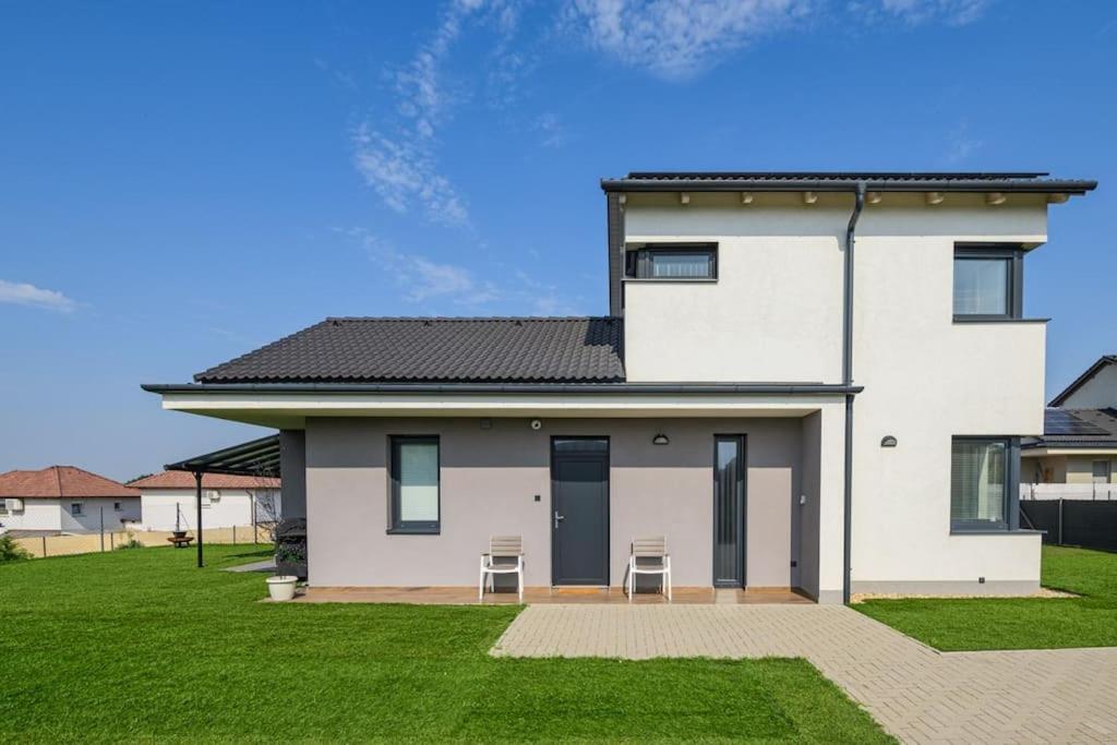 Abg House Ecser מראה חיצוני תמונה